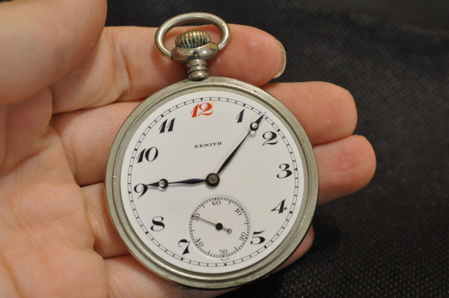 [2602] ZENITH ゼニス 3サイン 12時赤仕様 49mm 1920年 スイス 機械式 - アンティーク懐中時計の販売買取専門店　古響堂